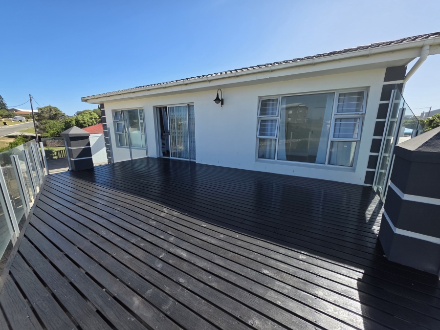 6 Bedroom Property for Sale in Oceanview Heights Western Cape